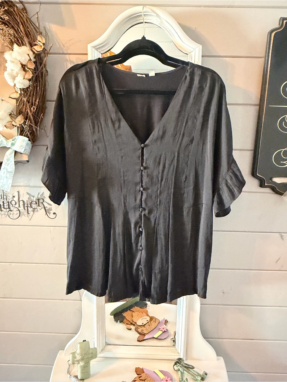 Women's Black Button-Front Satin-Look Blouse